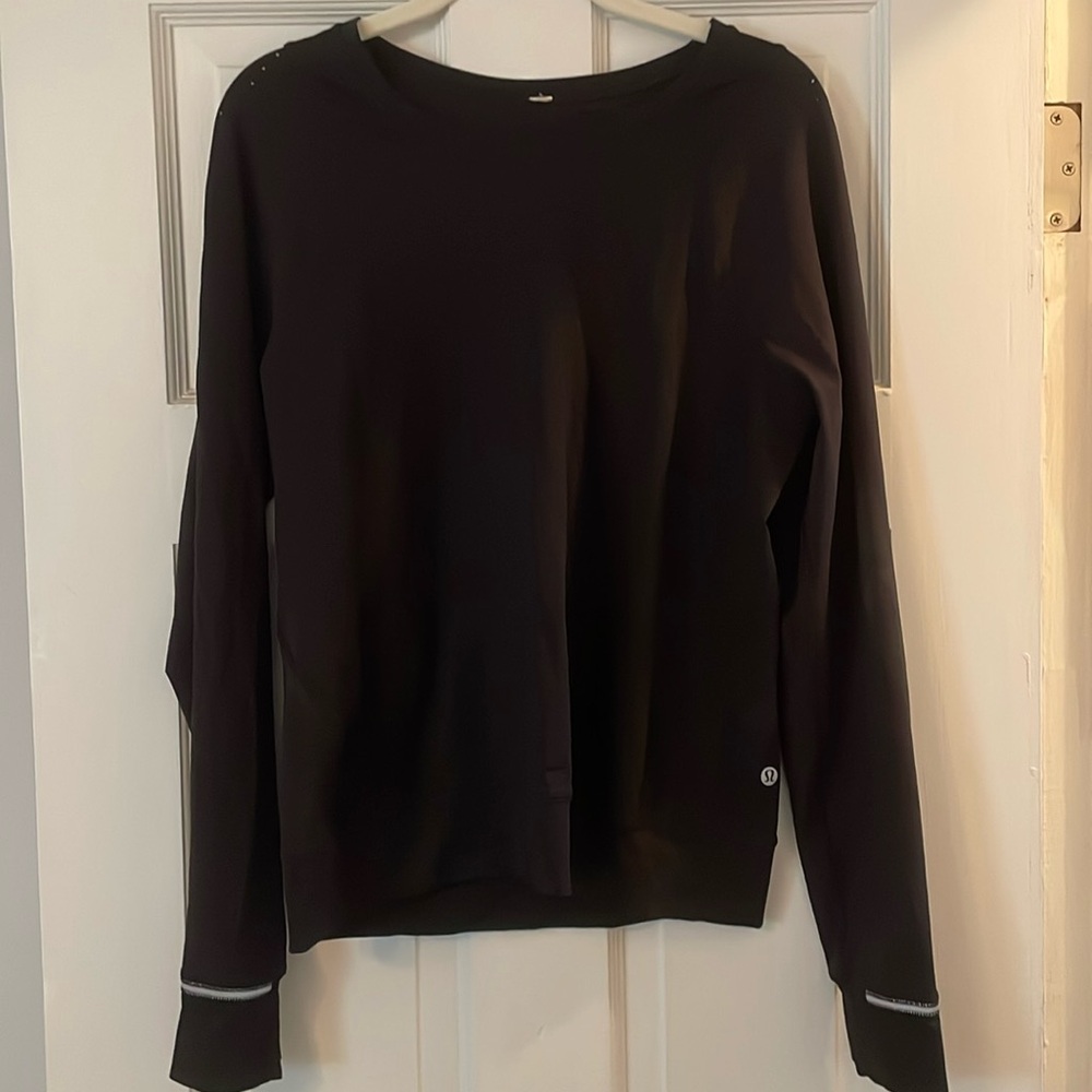 NWOT Lululemon black shirt